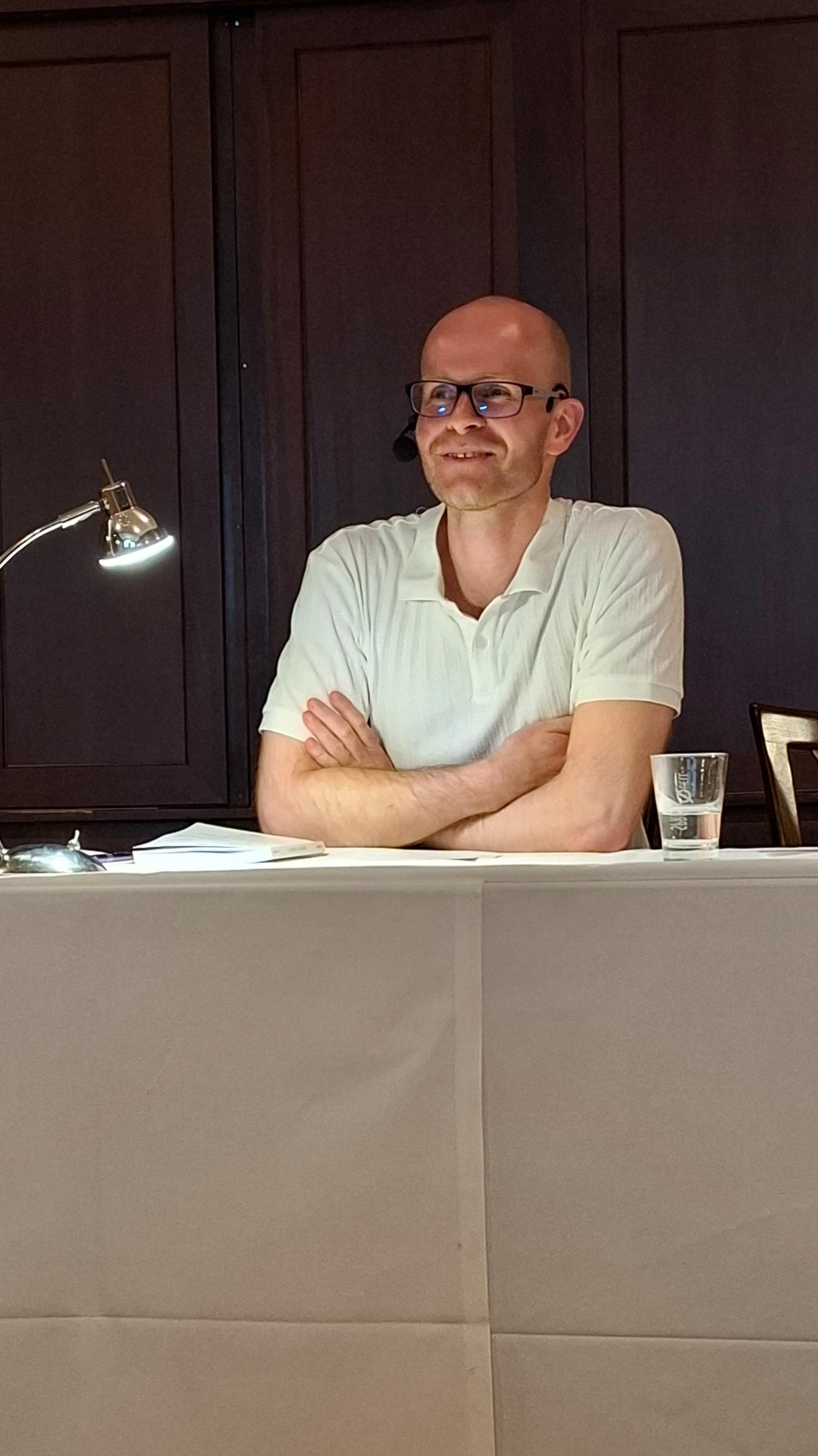 Paul Hebes bei der Lesung am 29. Juni 2026 im martas Hotel Albrechtshof Berlin.